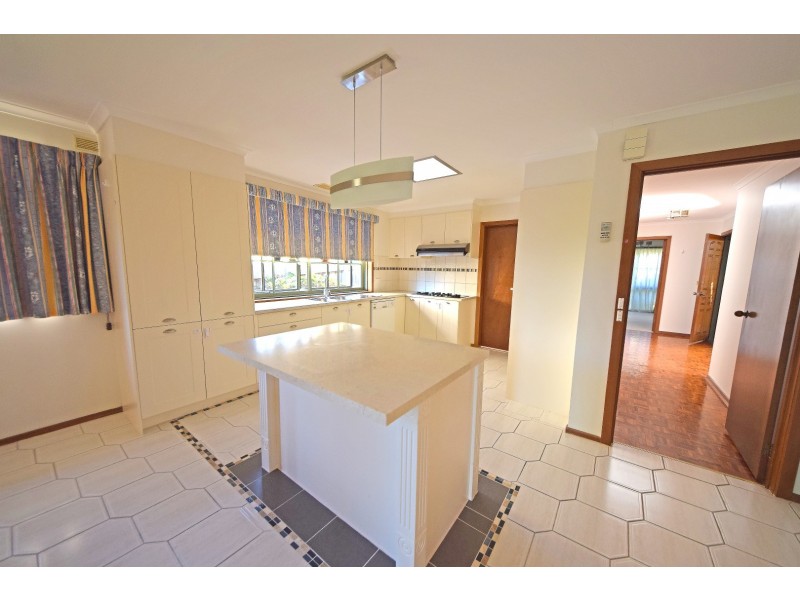 12 Roswell Street, Glen Waverley VIC 3150