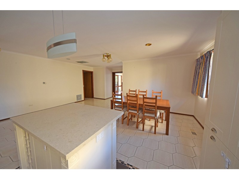 12 Roswell Street, Glen Waverley VIC 3150