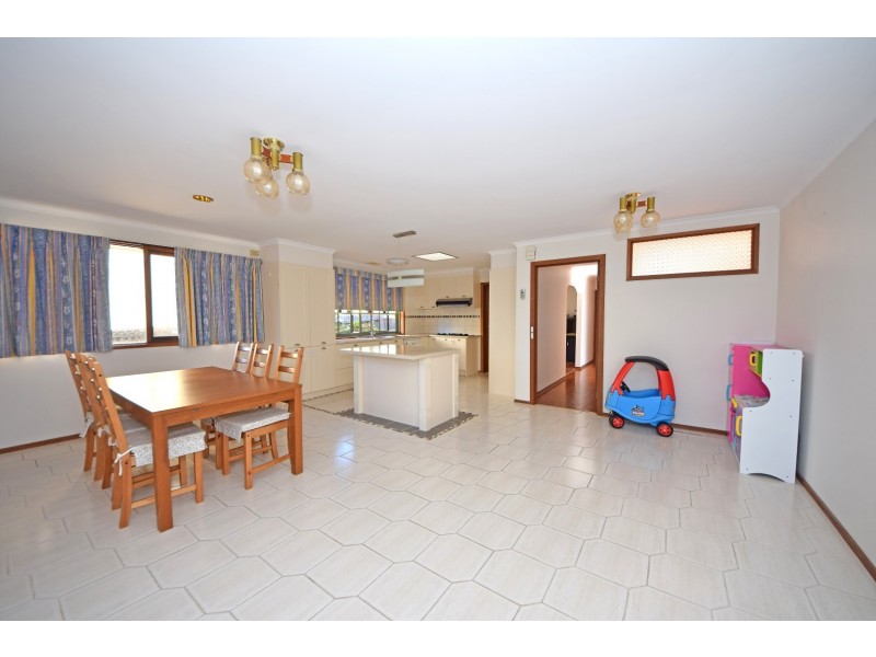 12 Roswell Street, Glen Waverley VIC 3150