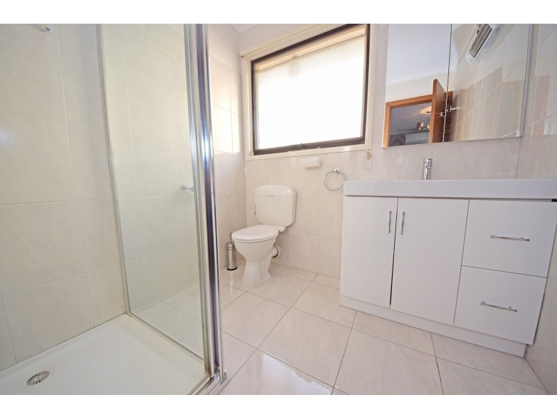 12 Roswell Street, Glen Waverley VIC 3150