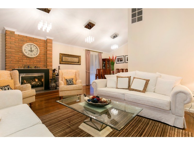 25 Mont Court, Vermont South VIC 3133