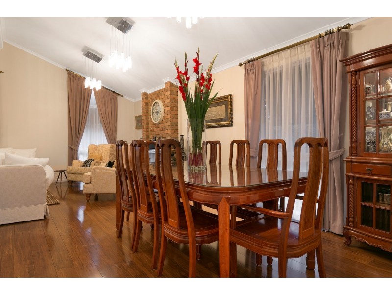 25 Mont Court, Vermont South VIC 3133