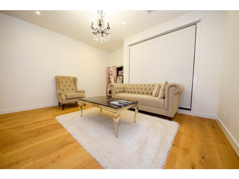 11 Ellsworth Crescent, Camberwell VIC 3124