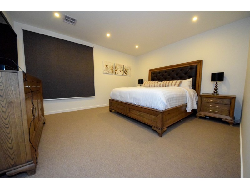 11 Ellsworth Crescent, Camberwell VIC 3124