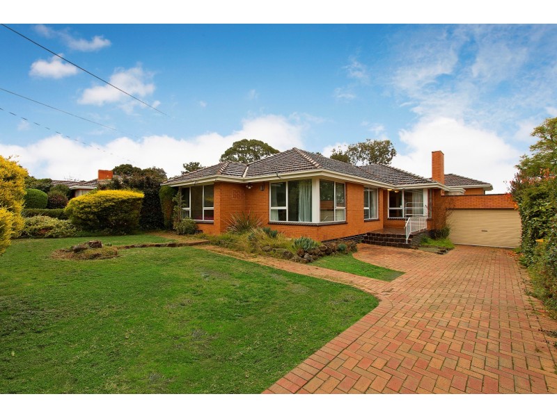 15 Burramine Road, Glen Waverley VIC 3150