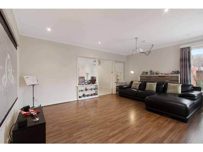 15 Burramine Road, Glen Waverley VIC 3150