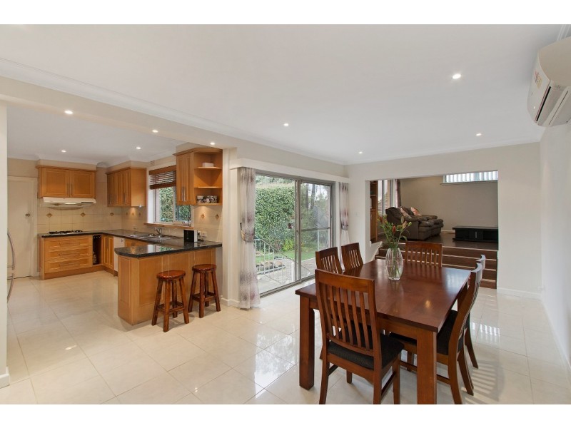 15 Burramine Road, Glen Waverley VIC 3150