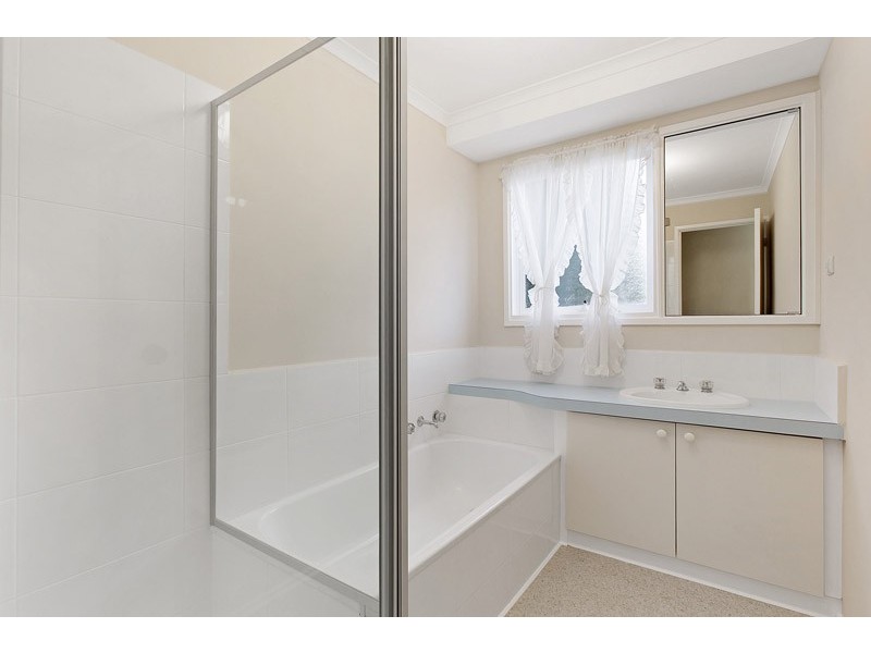 17 Parsons Avenue, Glen Waverley VIC 3150