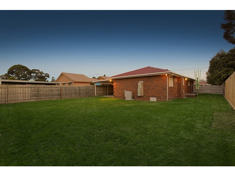 17 Parsons Avenue, Glen Waverley VIC 3150