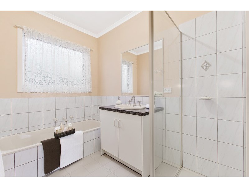 2/227 Gallaghers Road, Glen Waverley VIC 3150