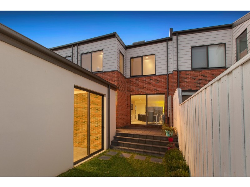 93 Waverley Park Drive, Mulgrave VIC 3170