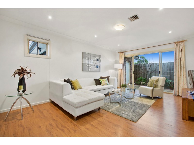 2/16 Risdon Drive, Notting Hill VIC 3168