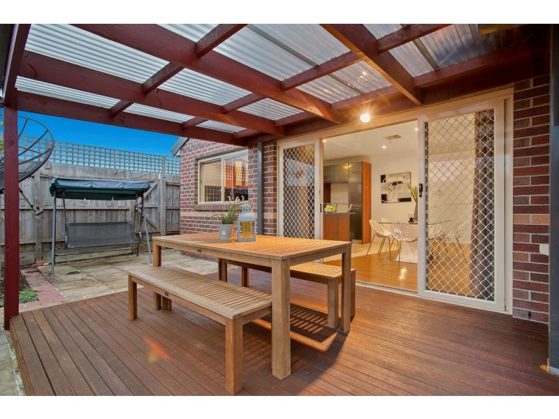 2/16 Risdon Drive, Notting Hill VIC 3168