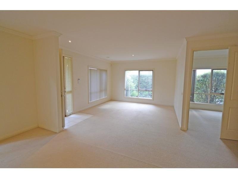 1/47 Aurisch Avenue, Glen Waverley VIC 3150