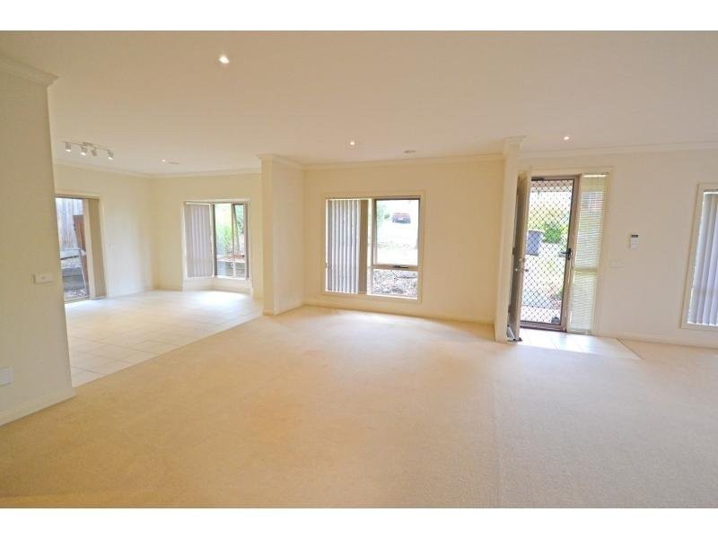 1/47 Aurisch Avenue, Glen Waverley VIC 3150