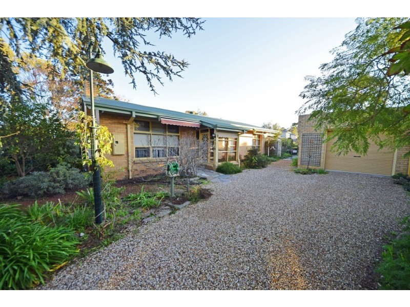 8 Denman Street, Mitcham VIC 3132