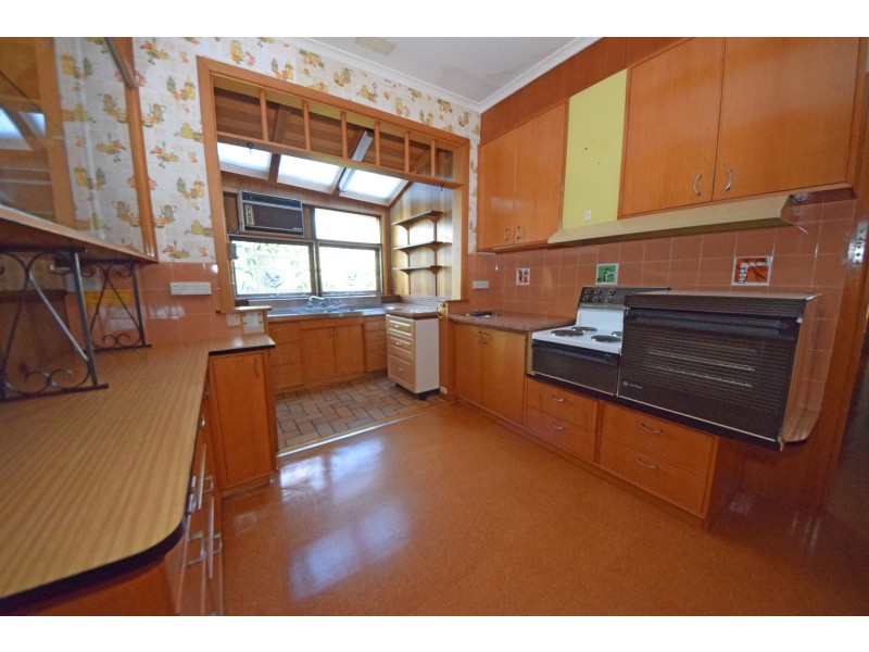 8 Denman Street, Mitcham VIC 3132