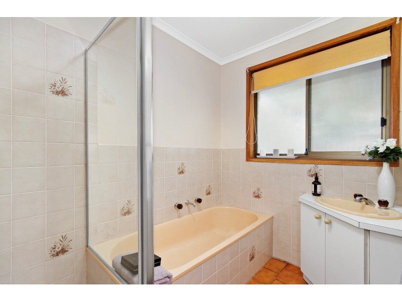 8/160 Gladstone Road, Dandenong North VIC 3175