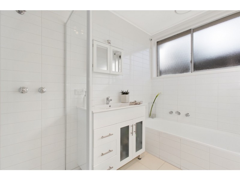 1/5 Risdon Drive, Notting Hill VIC 3168