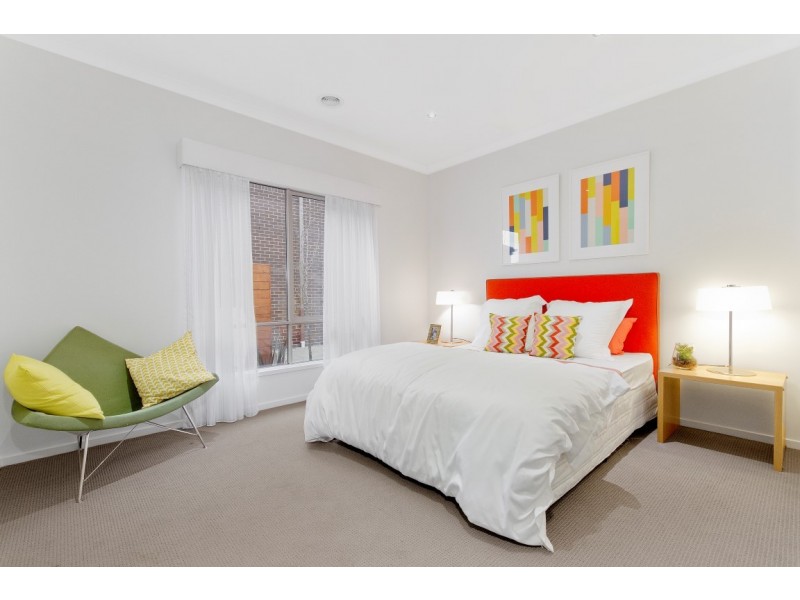 9 Eliburn Drive, Cranbourne East VIC 3977