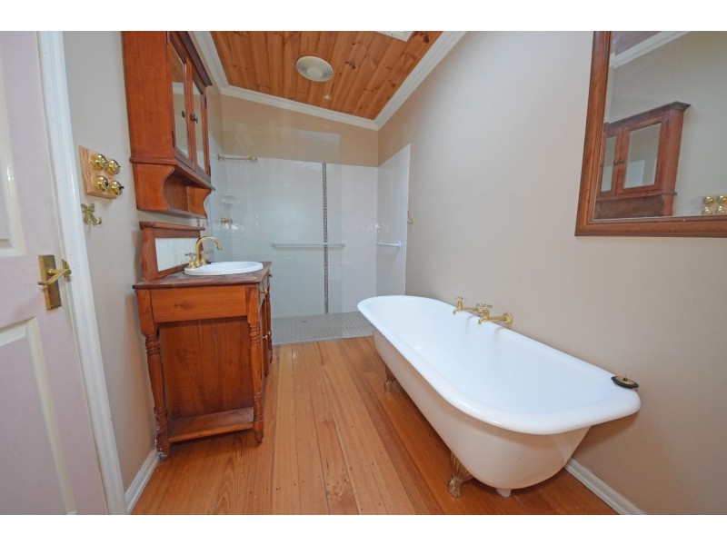 97 Burke Road, Ferntree Gully VIC 3156