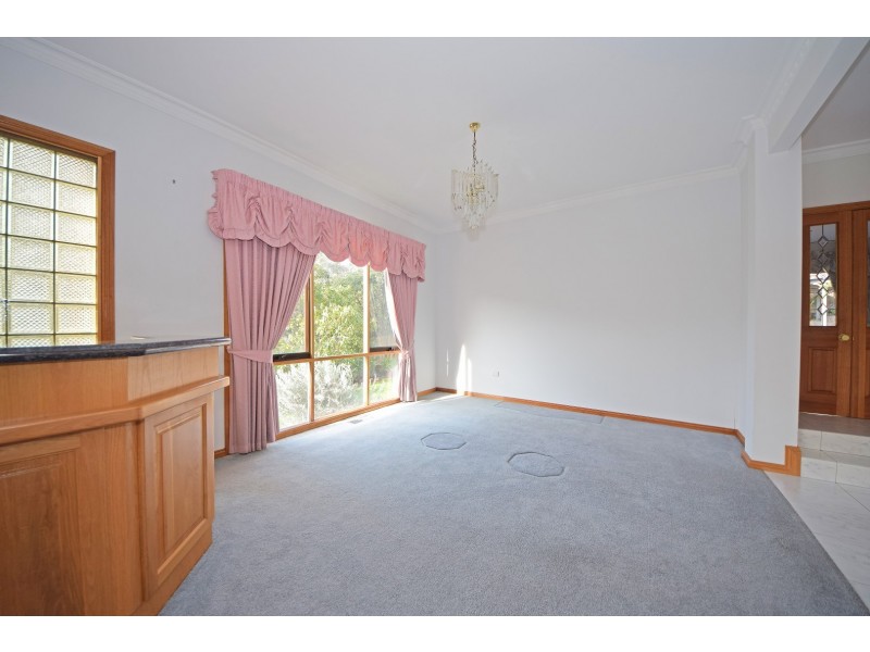 4 Strathconnan Place, Wheelers Hill VIC 3150