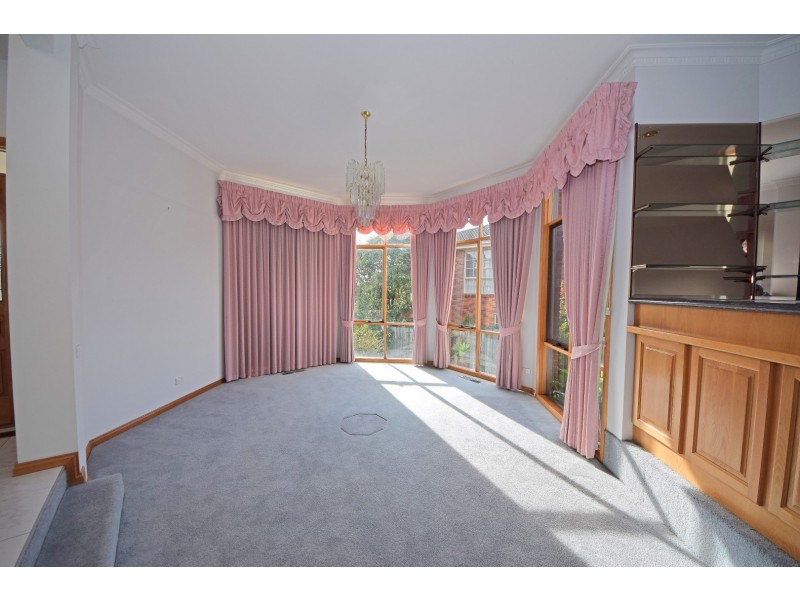4 Strathconnan Place, Wheelers Hill VIC 3150