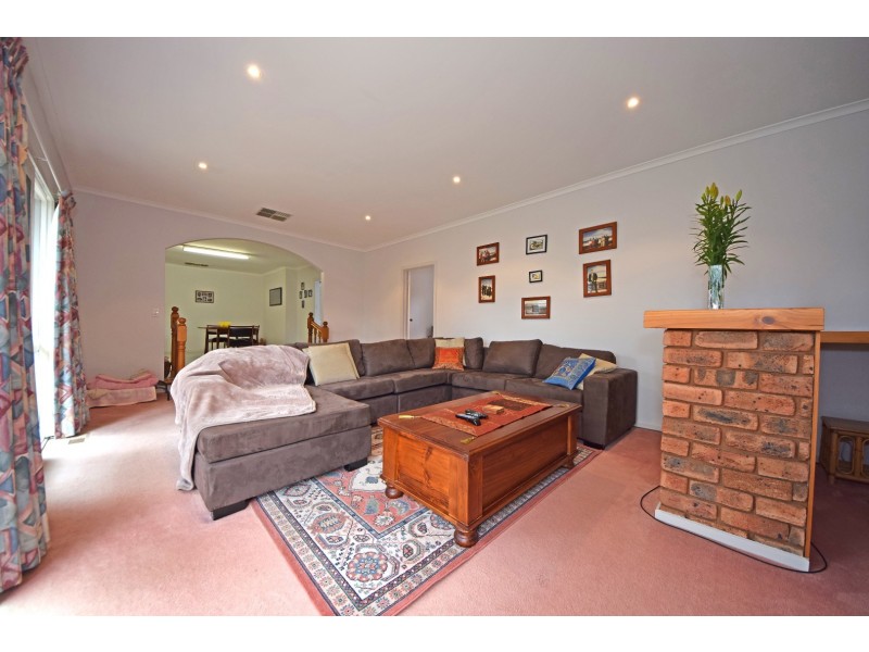 7 Petronella Avenue, Wheelers Hill VIC 3150