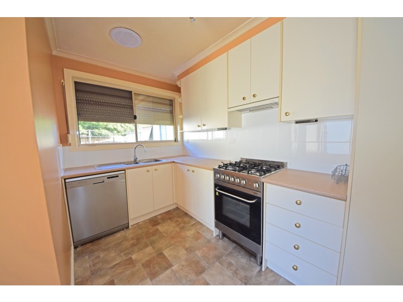 10 Ernest Street, Bayswater VIC 3153