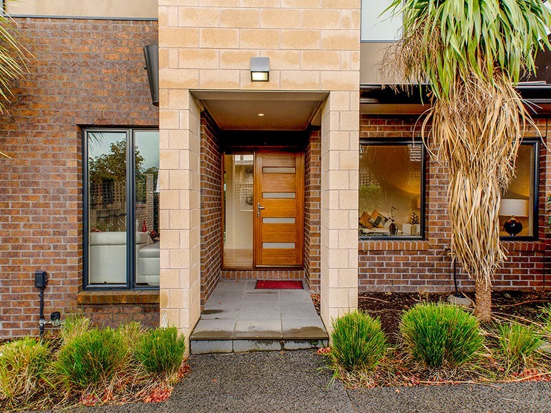 2/12 La Frank Street, Burwood VIC 3125