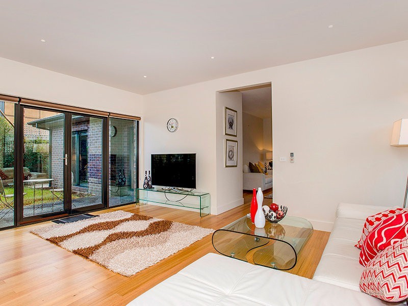 2/12 La Frank Street, Burwood VIC 3125