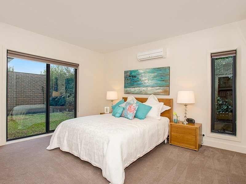 2/12 La Frank Street, Burwood VIC 3125