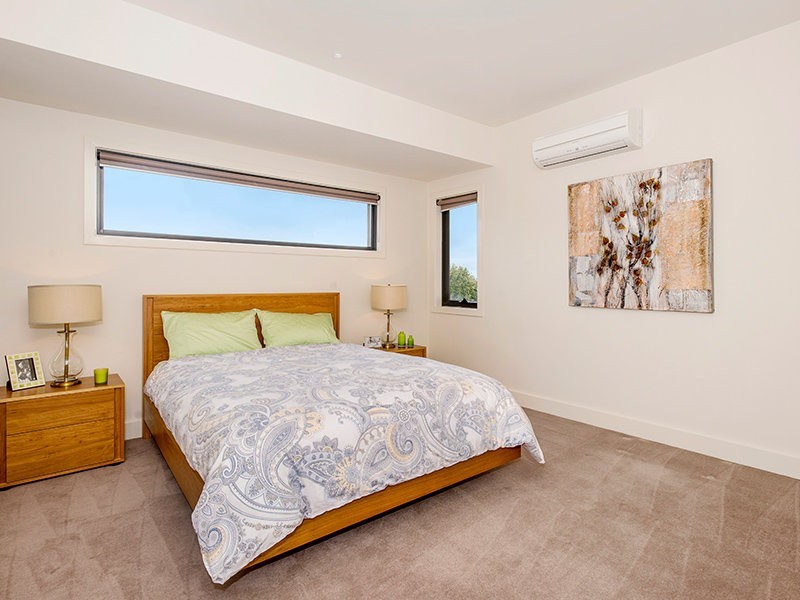 2/12 La Frank Street, Burwood VIC 3125