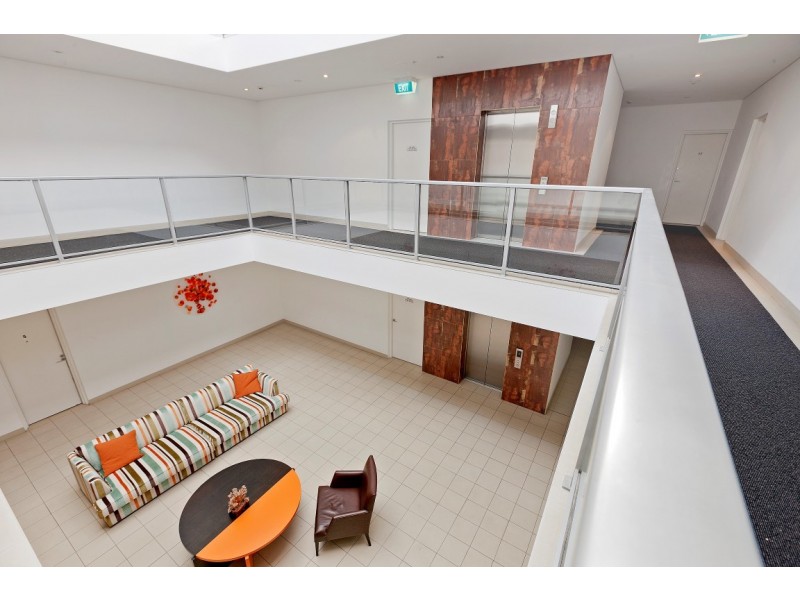 17/213 Normanby Road, Notting Hill VIC 3168