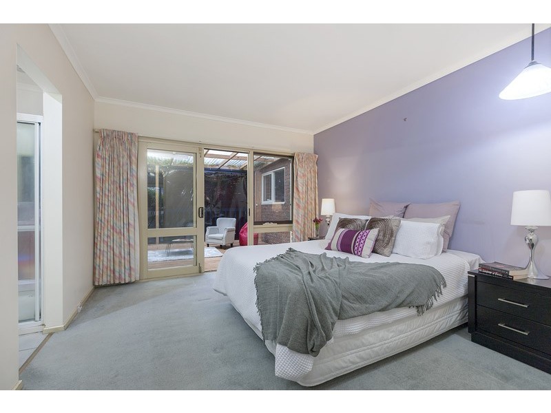 18 Tinarra Court, Wantirna South VIC 3152