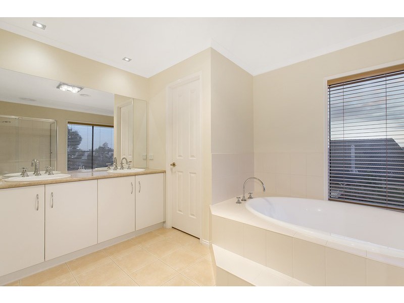 6 Champion Court, Lysterfield VIC 3156