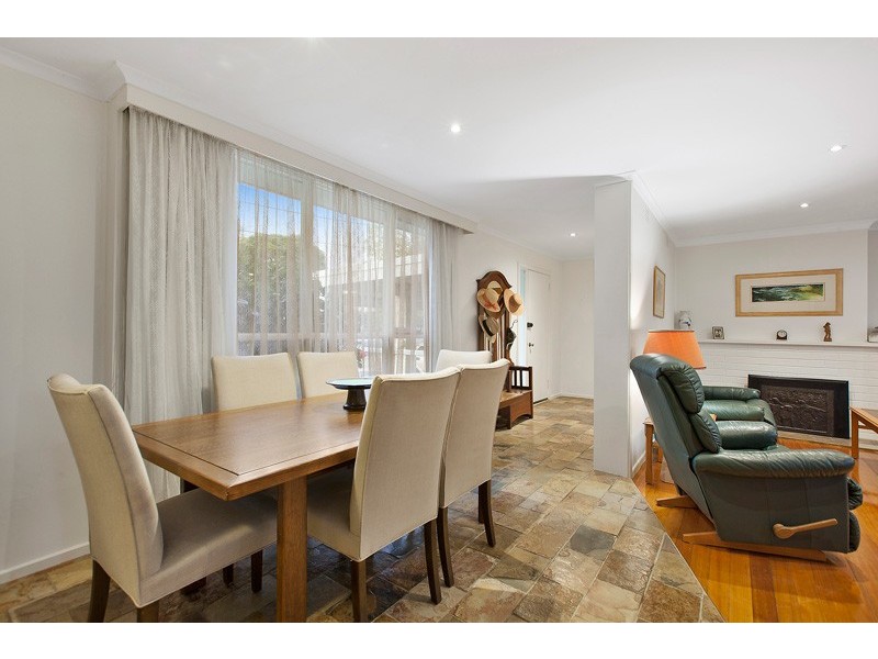 54 Risdon Drive, Notting Hill VIC 3168