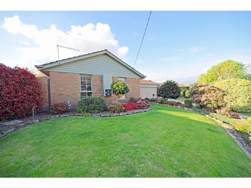 135 Weeden Drive, Vermont South VIC 3133