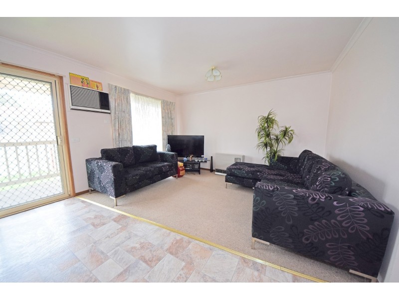 85 Kennington Park Drive, Endeavour Hills VIC 3802