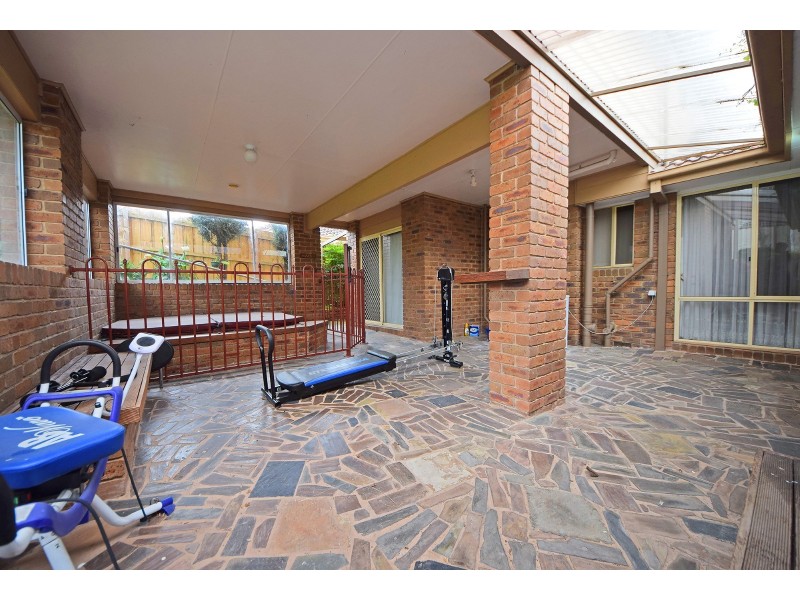 85 Kennington Park Drive, Endeavour Hills VIC 3802