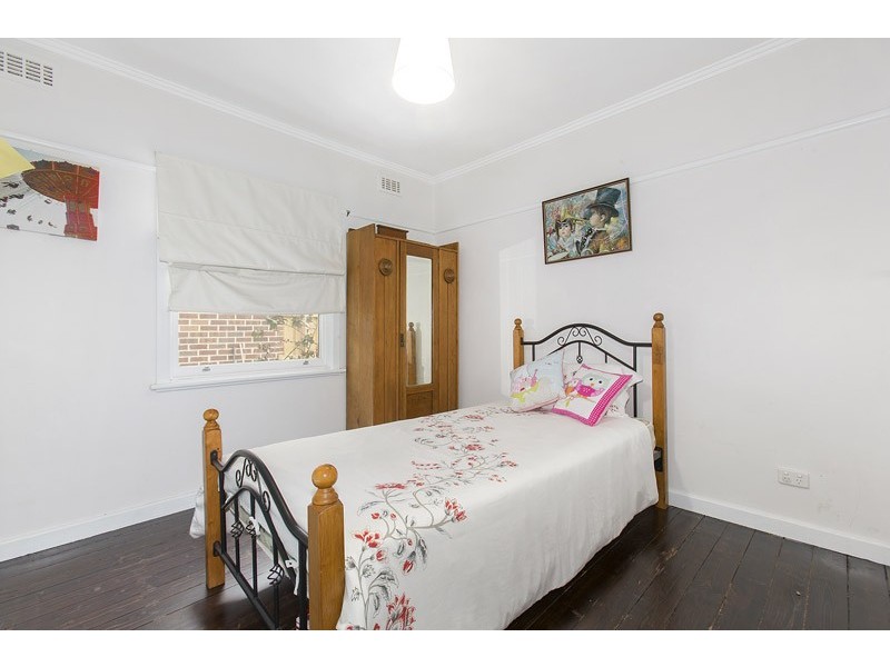 27 Harlington Street, Clayton VIC 3168