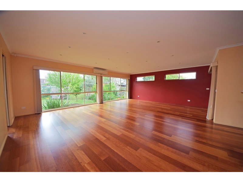 12 Burke Road, Ferntree Gully VIC 3156