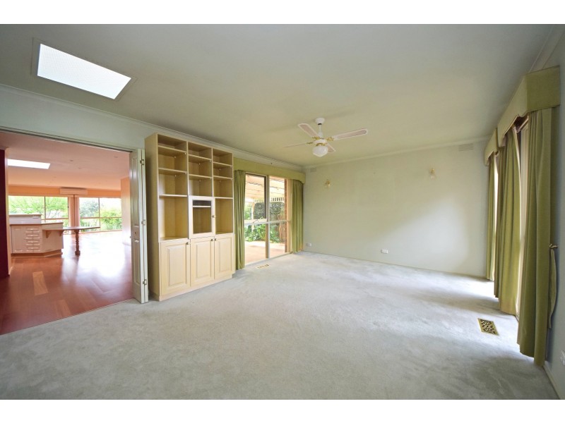 12 Burke Road, Ferntree Gully VIC 3156