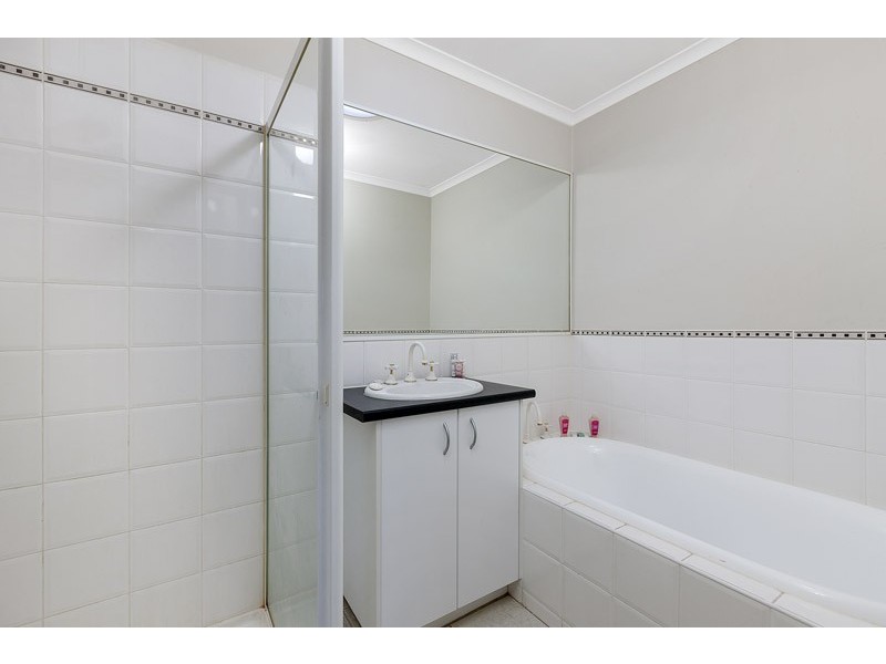 51 St Laurent Rise, Knoxfield VIC 3180
