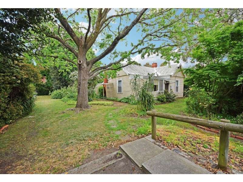 241-243 Lawrence Road, Mount Waverley VIC 3149