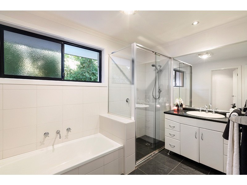 30 Alex Avenue, Wheelers Hill VIC 3150