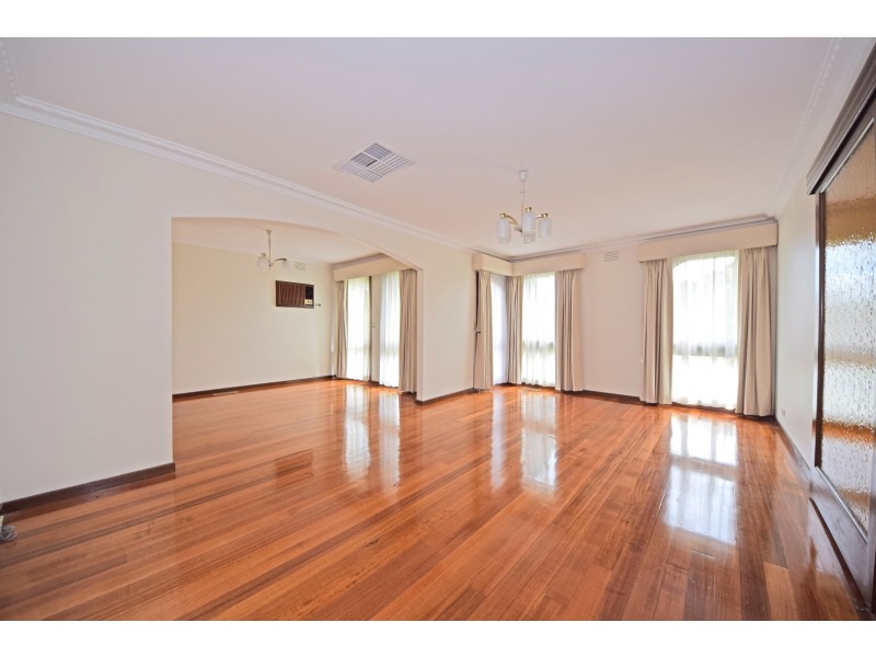 24 Radleigh Drive, Wheelers Hill VIC 3150