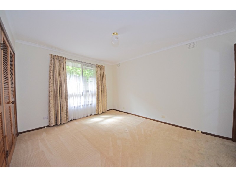 24 Radleigh Drive, Wheelers Hill VIC 3150