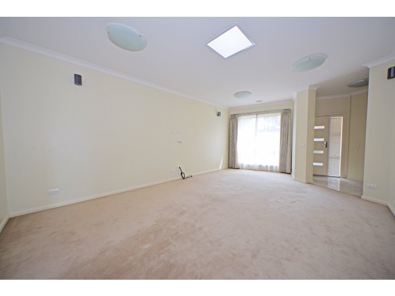 2/1A Barry Road, Burwood East VIC 3151