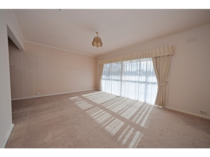 27 Fernvale Crescent, Wheelers Hill VIC 3150